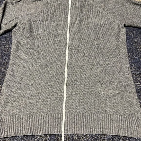 Ricki’s Sweater with shoulder laced - Picture 9 of 10